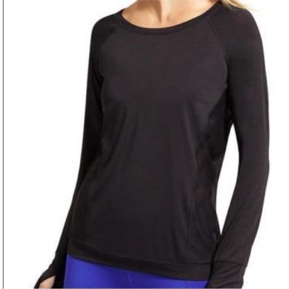 Athleta Shirt Kettlebella Long Sleeve black workout women's small‎ base layer